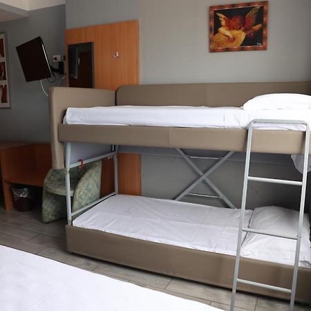 Hotel Garda Affi Bagian luar foto