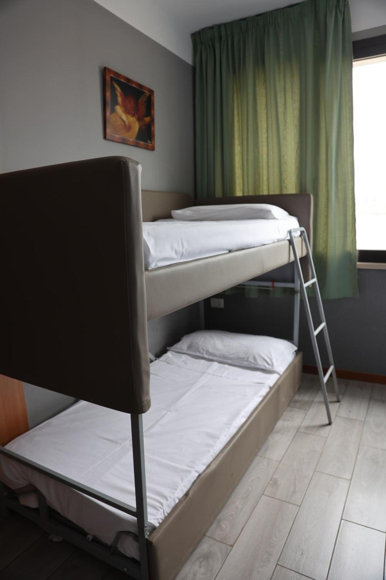 Hotel Garda Affi Bagian luar foto