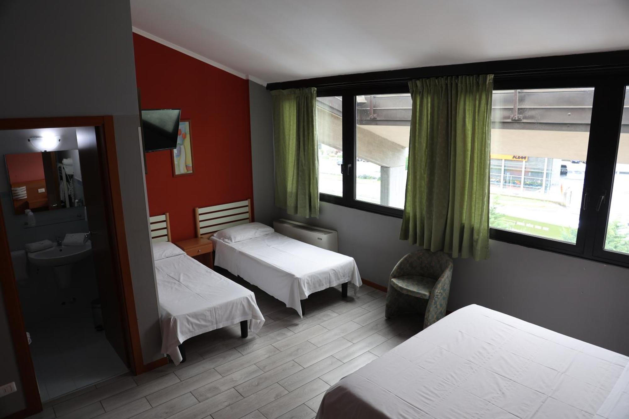 Hotel Garda Affi Bagian luar foto