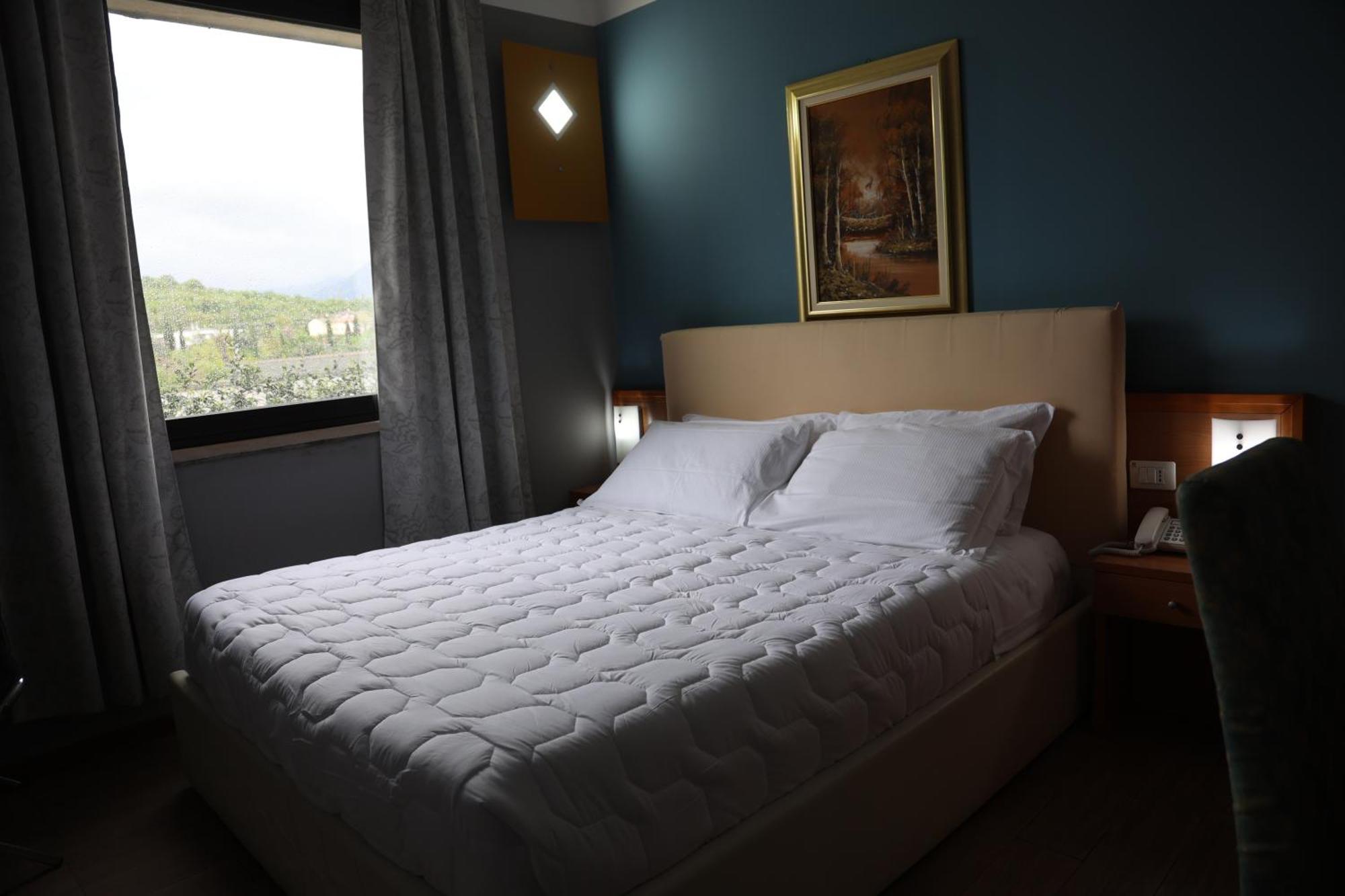 Hotel Garda Affi Bagian luar foto