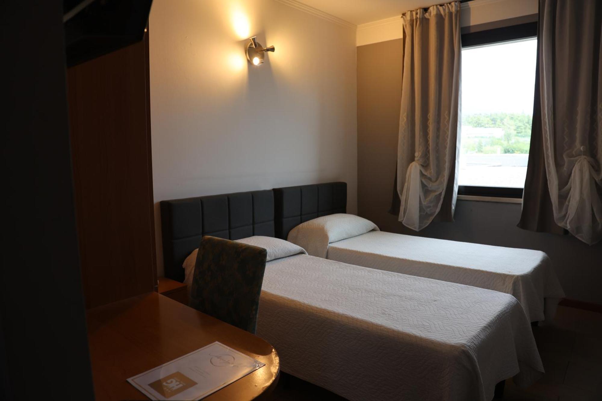 Hotel Garda Affi Bagian luar foto