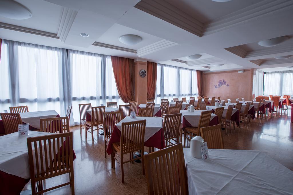 Hotel Garda Affi Bagian luar foto